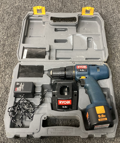 RYOBI 9.6V CORDLESS DRILL SET IN CASE- WORKS