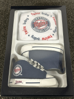 4 MINNESOTA TWINS BIB & PRE-WALKERS SETS - 2