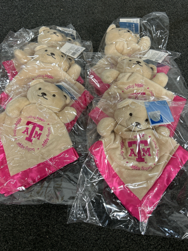 6 NEW TEXAS A&M LOVEY BEARS WITH PINK TRIM AND THREAD