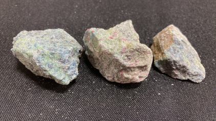 457.85ct Ruby and Sapphire Rough Gemstone Specimens