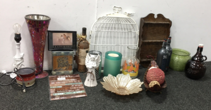 Scentsy Warming Pot, Small Lamp, Wall Decor and More