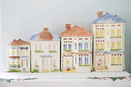 1983 Avon Townhouse 4pcs Canister Collection hand-painted, made in Brazil.