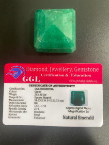 (1) 283.30 Cts. Natural Emerald