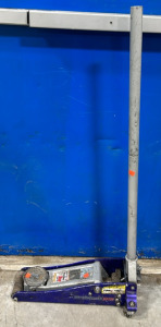 Pittsburgh 1.5 Ton Rapid Pump Racing Floor Jack