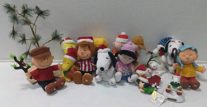 (16) Charlie Brown Holiday Decorations