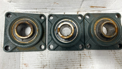 (3) 2 1/2&rdquo; Bearings