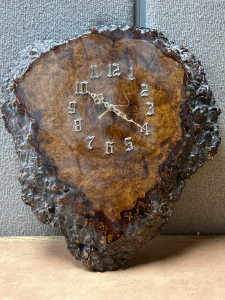 UNIQUE WOOD WALL CLOCK (UNTESTED-HANDS NEED REPAIRED)