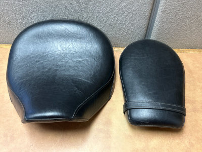 MUSTANG BRAND MOTORCYCLE SEATS FOR 2007 YAMAHA