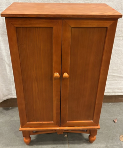 WOODEN CABINET W/ SWINGING DOOR SHELVES ( 41&rdquo;x 24&rdquo;)