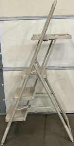 COSCO PLASTIC/METAL STEP LADDER