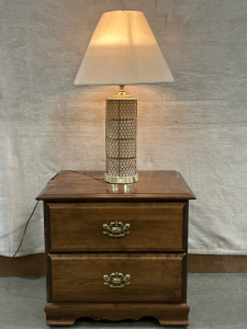 2 DRAWER NIGHTSTAND WITH LAMP (WORKS)