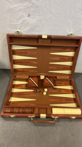 VINTAGE BACKGAMMON GAMES SET