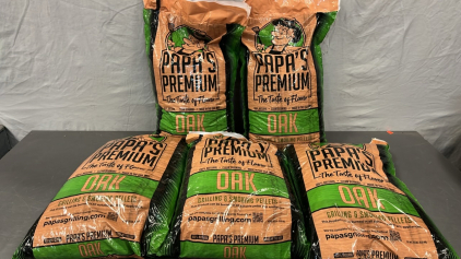 (5) PAPA’S PREMIUM OAK GRILLING AND SMOKING PELLETS