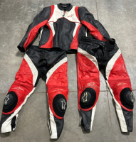(2) PAIRS OF ALPINE STARS RIDING BOTTOMS (SIZES 36 AND 35) AND MATCHING JACKET (SIZE LARGE)