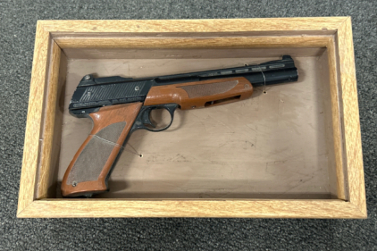 DAISY AIRSOFT PISTOL DISPLAYED IN BOX- UNKNOWN WORKING CONDITION.