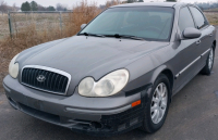 2004 HYUNDAI SONATA - LEATHER SEATS!