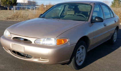 1998 FORD ESCORT - FWD!