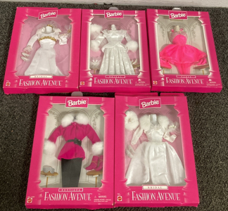 (5) VINTAGE BARBIE FASHION AVENUE ACCESSORIES AND APPAREL