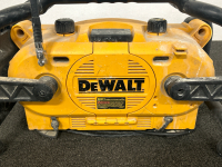 WORKING DEWALT CLOCK RADIO-DUAL POWER SOURCE - 3