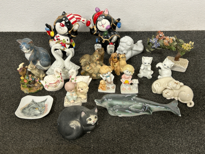 VARIOUS KNICK KNACKS AND CERAMIC SALT & PEPPER SHAKERS