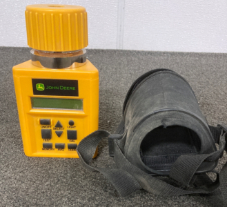 JOHN DEERE MOUSTURE CHECK PLUS (UNTESTED TAKES TWO 9V BATTERIES)