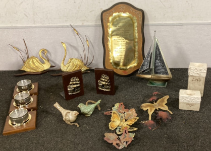 VINTAGE WEATHER BAROMETER HUMIDITY THERMOMETER, (2) SAILING SHIP BOOK ENDS, GOLD SWAN DISPLAYS, TEN COMMANDMENTS WOOD DISPLAY, SAILBOAT DISPLAY AND MORE