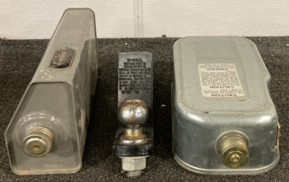 TRAILER HITCH 5/8&rdquo;, (2) KEROSENE INTERNAL HEATER TANKS