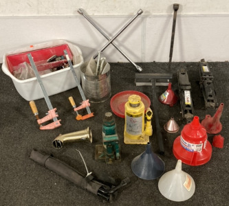 (2) TIRE JACKS, GREEN LIFTING JACK, YELLOW LIFTING JACK, OIL FUNNELS, TIRE IRONS, WINDOW SCRUBBER W/ SQUEEGEE, CLAMPS, TUB FAUCET AND MORE