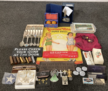 FLAT OF VINTAGE COLLECTIBLES INCLUDING: RAZOR, LIPSTICK TUBES, FORKS, SPOONS AND MORE