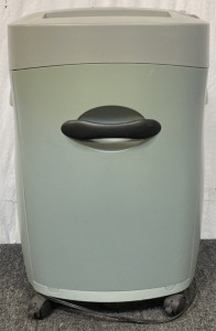ROYAL 150MX CROSSCUT MEDIA/PAPER SHREDDER (TURNS ON)