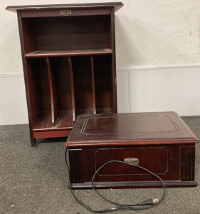 THOMAS PACCONI CLASSICS RECORD PLAYER AND PLAYER STAND (17X26&rdquo;)