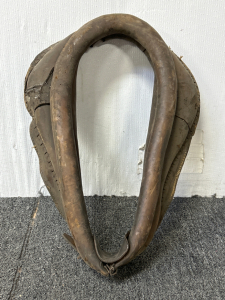 VINTAGE LEATHER HORSE COLLAR