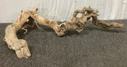 (1) LARGE PIECE OF DRIFTWOOD FOR HOME DECOR (34&rdquo;)