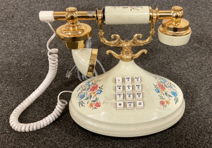(1) VINTAGE FLORAL 70S EMPRESS LAND LINE