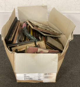(1) 24&rdquo;X12&rdquo; BOX OF PICTURE FRAMES (20 PLUS)