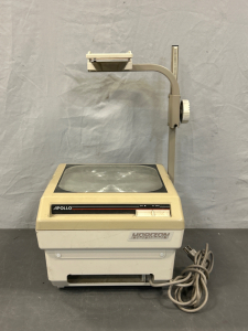 VINTAGE HORIZON APOLLO PROJECTOR- POWERS ON