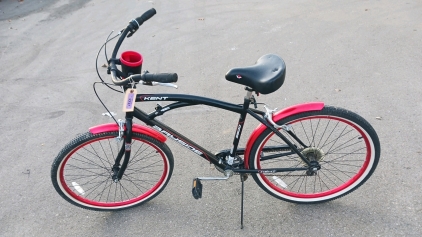 26" Kent Bayside Bicycle (Red/Black)