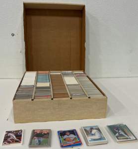 (1)Box (2000+) Baseball Cards