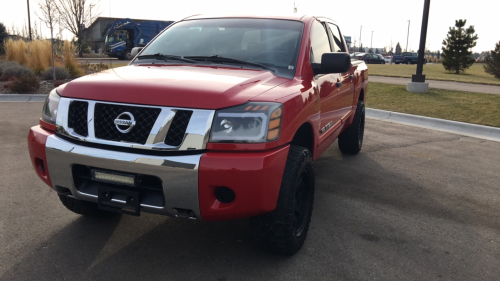 2011 NISSAN TITAN - 4X4 - GREAT CONDITION - BEAUTIFUL TRUCK