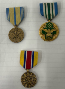 (1)Armed Forces Reserve National Guard Medal USGI Military Award (1) Vintage US Army Joint Service Commendation Medal (1) Vietnam War US Army Reserve Achievement Medal