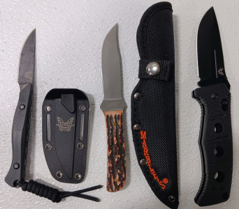 (1) Benchmade Knife & Sheath (1) Marbles Knife & Sheath (1) Benchmade Sibert Folding Knife