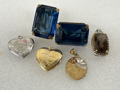 VINTAGE HEART LOCKETS, NE KLAXE PENDANT AND BLUE STONE EARRINGS