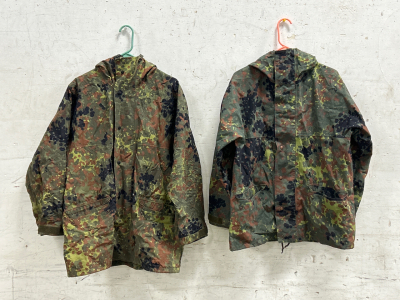 (2) MILITARY JACKETS APPEARS TO BE SIZE LARGE/ XL