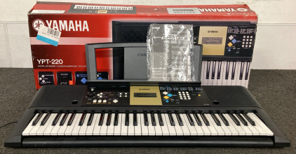 YAMAHA YPT-220 DIGITAL KEYBOARD— WORKS WELL