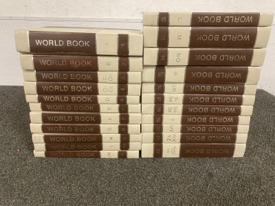 1978 VINTAGE WORLD BOOK ENCYCLOPEDIA, COMPLETE