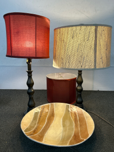2 WORKING LAMPS WITH 3 SHADES AND DECORATIVE DISPLAY BOWL