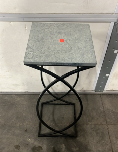 METAL PLANT STAND