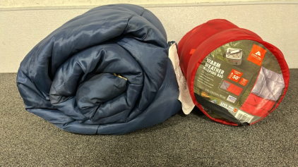 (2) SLEEPING BAGS BLUE AND RED