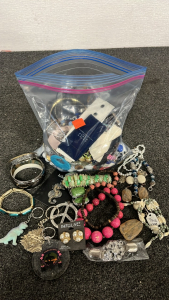 BAG OF FASHION JEWELRY EARRINGS, NECKLACES, PENDANTS AND MORE