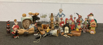 COLLETABLES- CHRISTMAS FIGURES, WOODEN CARVED DISHES,GLASS VASES TO